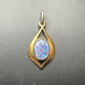 Elegant Gold and Opal Pendant